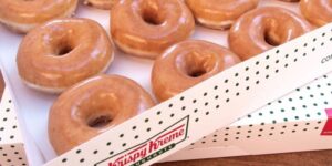 Alea's Deals Krispy Kreme: FREE Dozen Doughnuts for Healthcare Workers  