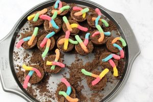 Alea's Deals Halloween Brownie Dirt Cup Bites Recipe!  